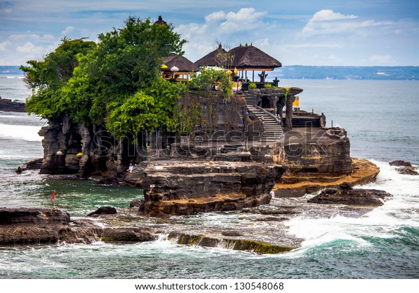 タナロットテンプルオンシーインドネシアバリ島 の写真素材 今すぐ編集