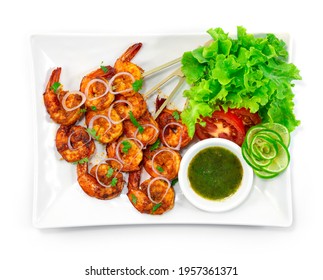 Tandoori Shrimps Grilled Skewers Served Mint Sauce Is A Classic Indian Dinner That Marinates Shrimps Wing In A Creamy Yogurt Base, Blended Spice Decorate With Onion,Lime And Vegetable Topview