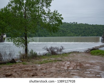 Taneycomo Lake Dam Running Into Bull Shoals Lake