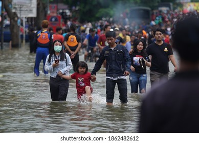 Tangerang, Indonesia - January 1, 2020: The Border Between Tangerang And Jakarta Was Flooded Which Had Quite A Big Impact On The Community Making Transportation Routes Closed