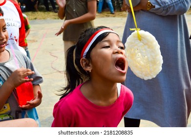 961 Lomba makan kerupuk Images, Stock Photos & Vectors | Shutterstock