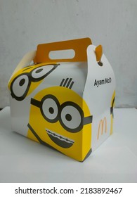 Tangerang,indonesia - 29 July 2022 - MCDONALDS Series Happy Meal Minions The Rise Of Gru