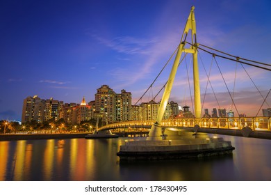 Tanjong Rhu Bridge At Night