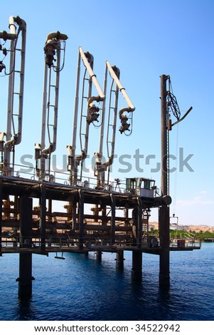 Tanker terminal for oil products at sea coast