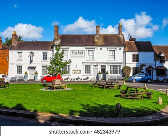 TANWORTH IN ARDEN, UK - SEPTEMBER 25, 2015: The Village Green With The Bell Pub (HDR)