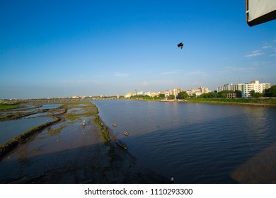  Tapti River, Surat, Gujarat, India.