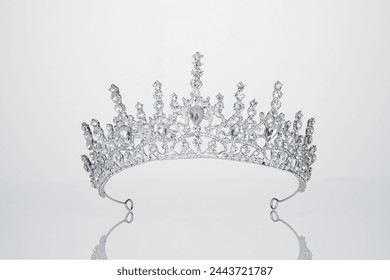 T-ara crowns to sparkle brides at weddings