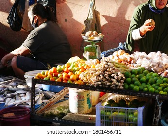 Tarakan/Indonesia-August 23,2020: Activities Of Vegetables Sellers In The Traditional Wet Market Of Tarakan, Indonesia.