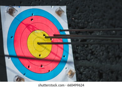 Target Hit Center By Arrows Stock Photo 660499624 | Shutterstock