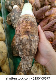 Taro Contains Nutrients. Vitamins And Minerals Have Many Benefits Such As Beta Carotene, Vitamin B, Vitamin C, Calcium, Phosphorus, Iron, Potassium, Magnesium, Sodium Fluoride