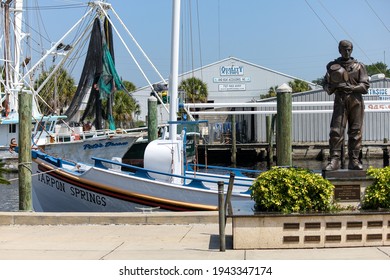 TARPON SPRINGS, FLORIDAUSA - APRIL 8, 2011: Tarpon Springs Is A Seaside City Tourist Destination On The Gulf Coast Of Florida Featuring Greek Culture, Food And The Sponge Diving Industry.  It Is Just