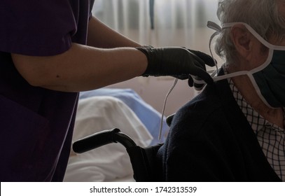 Tarragona, Spain - 25 MAY 2020:  The Beginning Of Family Visits To Nursing Homes In The Spanish Regions That Have Advanced To Phase 2 Of The De-escalation Plan. 