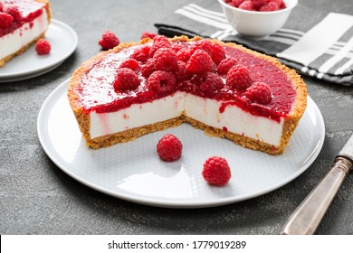 Tart , Pie , Cake With Jellied Fresh Raspberries ( No Bake Cheesecake)