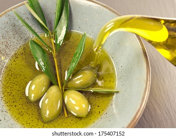 Tasting Olive Oil 