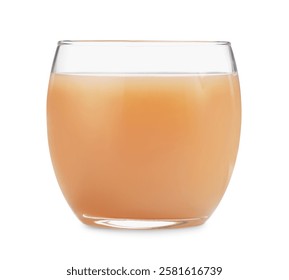 Sabroso zumo de manzana en vidrio aislado en blanco