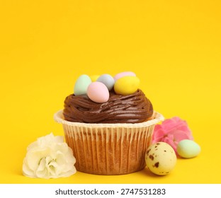 Sabroso cupcake con decoración