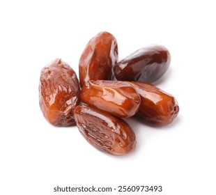 Dátiles secos dulces sabrosos aislados en blanco