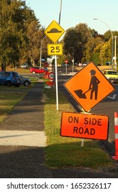 Tauranga ,Bay Of Plenty New Zealand , 12 February 2020 19H00 Street Signs In Grace Road Due To Road Works 