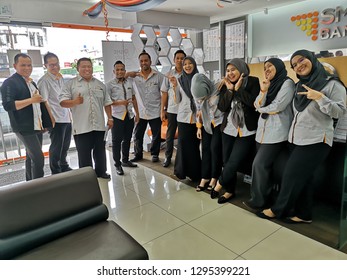 Tawau Sabah Malaysia - Jan 22, 2018 : SME Bank Staff During Customer Engagement Day In Tawau, Sabah. 