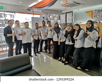 Tawau Sabah Malaysia - Jan 22, 2018 : SME Bank Staff During Customer Engagement Day In Tawau, Sabah. 