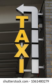 Taxi Signage And Directions For Taxi Rank In London, United Kingdom