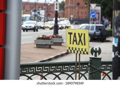 A taxi stop in Saint-Petersburg