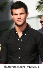 Taylor Lautner At The 'Twilight' Hand And Footprint Ceremony, Chinese Theater, Hollywood, CA 11-03-11