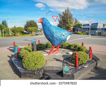 Te Anau, New Zealand - Feb 2, 2018: The Famous Statue Of Takahe Bird Near Lake Te Anau.