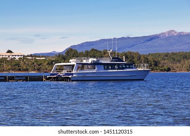 Te Anua / New Zealand - 23 Dec 2018: Lake Of South Island, New Zealand