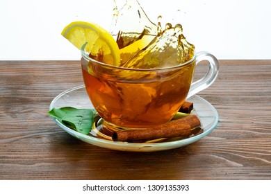 tea with lemon slice
