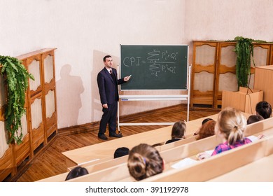 Teacher explaining something to students