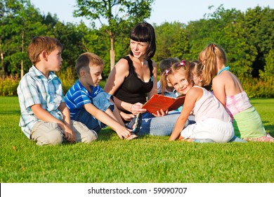 Teacher Reading Book Preschool Kids Stock Photo 59090707 | Shutterstock