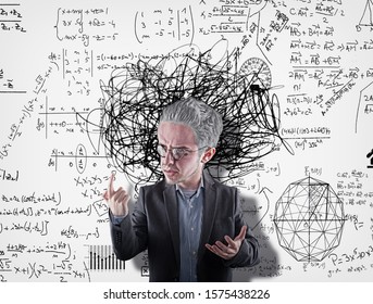 Teacher solve a difficult math formula.