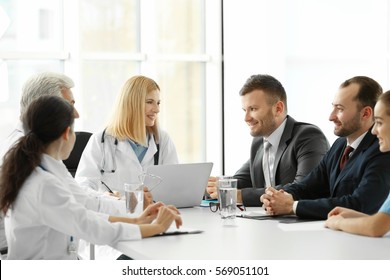 Team of doctors having meeting in clinic