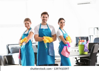 22,491 Cleaning Staff Stock Photos, Images & Photography 