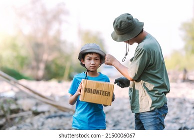 314 Asian Kid Pick Up Trash Images, Stock Photos & Vectors | Shutterstock