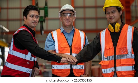 944 Construction Workers High Five Images, Stock Photos & Vectors ...