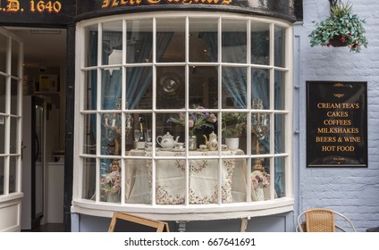 Imagenes Fotos De Stock Y Vectores Sobre Old English Shop