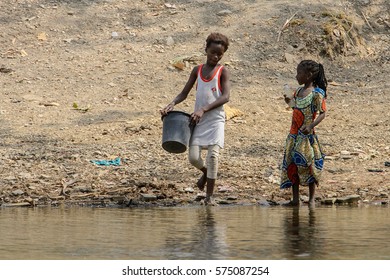 460 Dirty Water Congo Images, Stock Photos & Vectors 