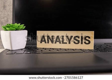 TECHNICAL ANALYSIS text on sticky on red notebook on chart background