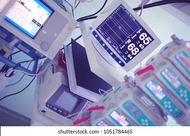 Technology for monitoring the breathing of a patient in complex intensive care.
