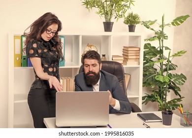 Technology should be managed professionally. Project managers use computer in office. E-business. New technology. Technology for business communication. Computer technology. Running hi-tech project