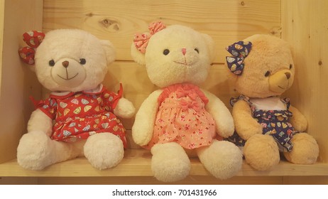 teddy bear shelf