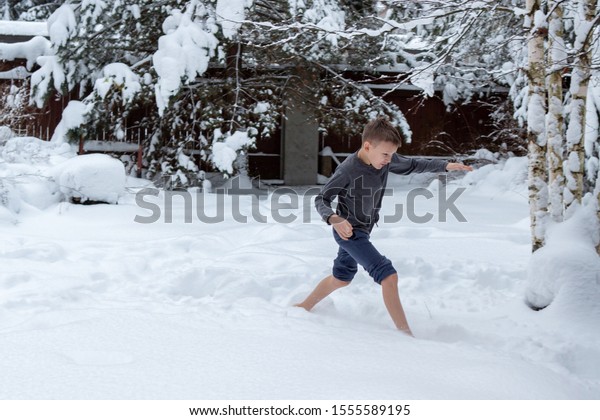 barefoot running winter