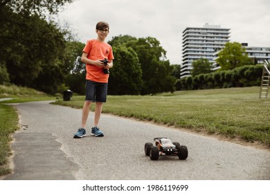 remote control car playing