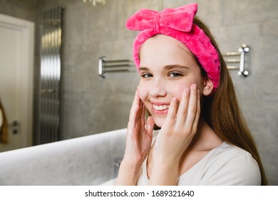Teen Girl Wash Face With Soap Foam