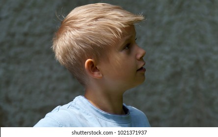 Hübsche jungs mit blonden haaren