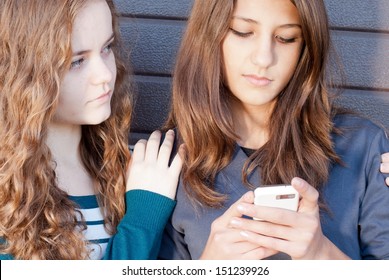 23,603 Teenage girl crying Images, Stock Photos & Vectors | Shutterstock