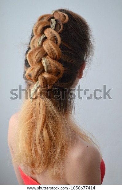 Teenage Girl Modern Hair Braids Kanekalon Stockfoto Jetzt
