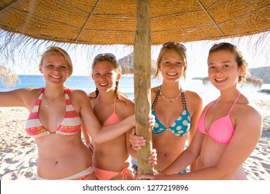 Teen Girls Bikini Photos